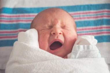 OVO JE NEŠTO NAJSLAĐE ŠTO ĆETE DANAS VIDETI: Sara je objavila sliku njene bebe sa ultrazvuka i uporedila sa SADAŠNJOM, svi su se rasplakali (FOTO)