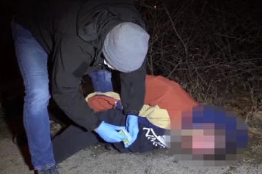 (FOTO, VIDEO) LEZI DOLE! Srpska policija uhapsila dvojicu kriminalaca prilikom primopredaje droge! SPEKTAKULARNO!
