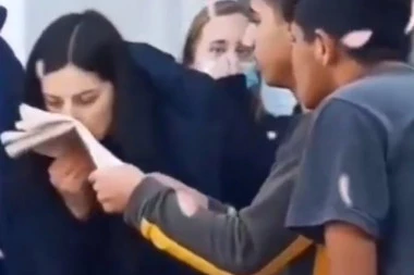 Uhapšeni migranti iz Bogovođe koji su primorali devojku da poljubi prostirku za molitvu!