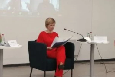 Zaštitnica građana Jelena Stojanović : Pozvala je  danas sve učesnike u javnom životu da usvoje kodeks o pravima građana na Internetu