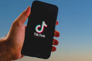 Italija zabranila popularnu aplikaciju "TikTok": Devojčica se ugušila radeći izazov