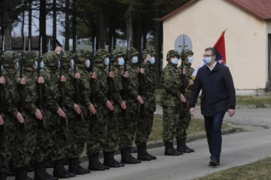(VIDEO) VUČIĆ NA VEŽBI VRH KOPLJA: Pripadnici 72. brigade Vojske Srbije su ponos cele zemlje!