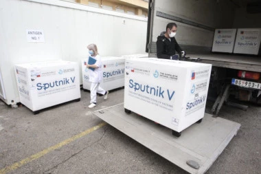 U Srbiju stiglo još 50.000 doza vakcine Sputnjik V: Odmah će biti dopremljene u Torlak!