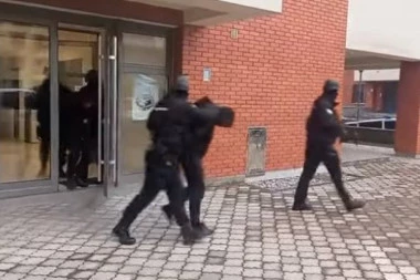 (VIDEO) Pogledajte prve snimke ŠKALJARACA nakon hapšenja: Planirali likvidacije kavčana