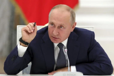 OVAKO VIŠE NEĆE MOĆI! Putin besan jer 400 špijuna VRŠLJA RUSIJOM!