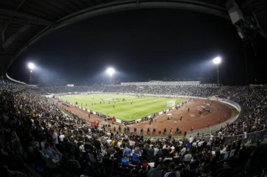 GROM IZ VEDRA NEBA: Partizan spremio POLA MILIONA evra, želi fudbalera omraženog kluba!