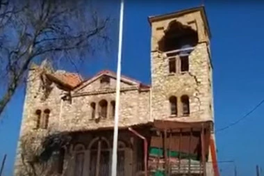 (VIDEO) POTRESNI PRIZORI NAKON ZEMLJOTRESA U GRČKOJ: Ljudi preplašeni, crkva samo što se ne sruši!