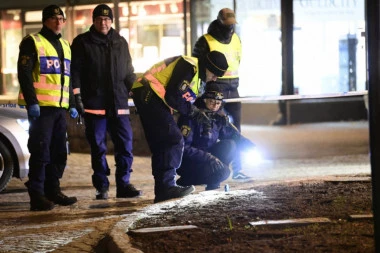 TERORISTIČKI NAPAD U ŠVEDSKOJ? Muškarac nožem ranio osmoro ljudi