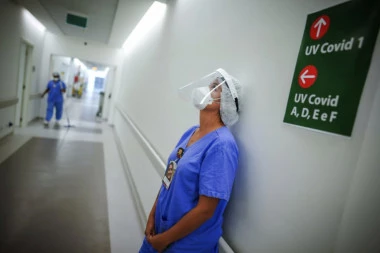 KATASTROFALNA SITUACIJA U BRAZILU: Lekari padaju od umora pacijenti od bolesti, predsednik odbija da uvede LOKDAUN