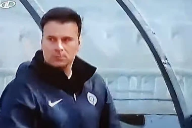 (VIDEO) STANOJEVIĆ PUK'O SA ŽIVCIMA: Uhvatio se za glavu od BESA, ljut na igrača!