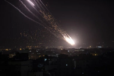 KLJUČA SUKOB U POJASU GAZE: Izrael ponovo ispalio rakete, POGINULO DEVETORO DECE, reagovao Savet bezbednosti UN (FOTO, VIDEO)