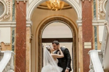 (FOTO) UDALA SE ĆERKA KONTROVERZNOG BIZNISMENA MILA ĐURAŠKOVIĆA: Gala venčanje koštalo MILIONE, a EVO kako izgleda IZABRANIK!