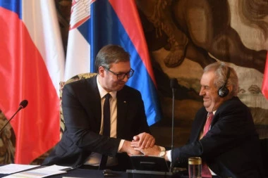 VUČIĆ POSLE IZVINJENJA PREDSEDNIKA ZEMANA: Srbi od danas Čehe smatraju BRATSKIM NARODOM
