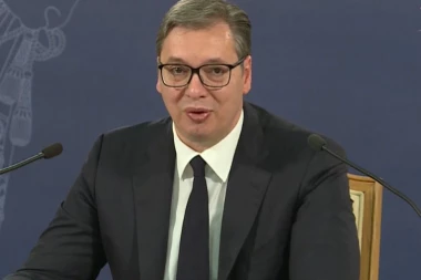Predsednik Vučić saopštio sjajne vesti: Očekuje nas OGROMAN skok PLATA i PENZIJA!