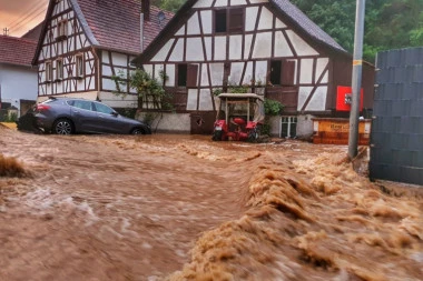 KATASTROFA NA ZAPADU EVROPE! Poplave ubile 64 osobe, više od hiljadu se vodi kao nestalo (VIDEO)