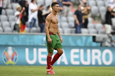 PORTUGALAC NA UDARU: Ronaldo je BUDALA!