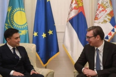 (FOTO) OPROŠTAJNA POSETA: Vučić se sastao sa odlazećim ambasadorom Kazahstana