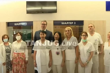 (VIDEO) Vučić obišao Dijagnostički centar u Kruševcu