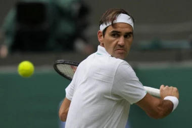 DA LI STE OVO OČEKIVALI? Federer je UDARNA vest na Vimbldonu!
