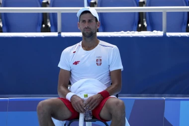 NAPRAVIO NOVAKU PAKAO OD ŽIVOTA: Otkriveno kako je Boba Živojinović umalo uništio Đokovićevu karijeru!! (VIDEO)