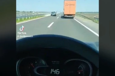 ŠOK SNIMAK! Kamion ide 150km/h na auto- putu (VIDEO)