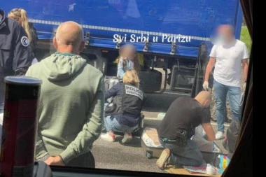 CRNOGORCI OPLJAČKALI JUVELIRNICU U PARIZU! Uhvaćeni u autobusu za Srbiju, pretres trajao 7 sati, svi putnici morali da istresu torbe