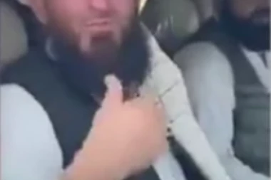 TALIBANI U AVGANISTAN VRATILI NAJVEĆEG AMERIČKOG NEPRIJATELJA! Ljudi mu ljube ruke! PENTAGON ĆUTI(VIDEO/FOTO)