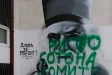 JE L' MOGUĆE DA SE OVO DEŠAVA U SRBIJI? Komite u ZRENJANINU išarale mural mitropolita Amfilohija: Risto SOTONA (FOTO)