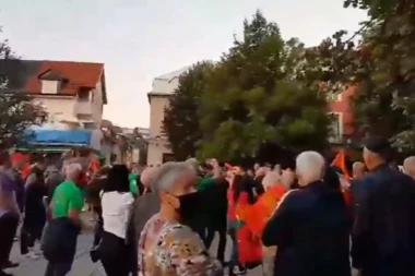 NJEMU NIJE BIO PROBLEM DA PROBIJE BARIKADE! Milo Đukanović ovacijama dočekan na Cetinju! (VIDEO)