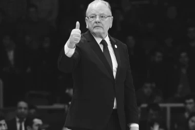 FIBA SE OGLASILA: Oproštaj Dude Ivkovića uz LEGENDARNU fotku!