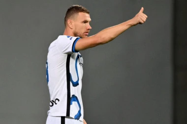 VELIKAN ZAGRIZAO: Džeko napušta Inter i oblači dres trofejnog kluba?
