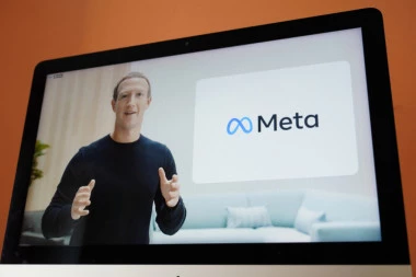 FACEBOOK PREDICTED ITS OWN DEATH?! Creepy coincidence or intention, here's what the word META means - the new name of Zuckerberg's company!