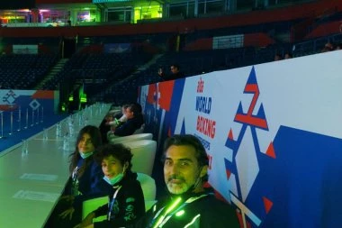 BRAVO! Srpski i svetski teniski as Nenad Zimonjić bodri naše boksere na SP u Areni!