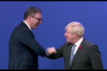Predsednik Vučić i Boris Džonson na Samitu u Glazgovu izazvali salvu smeha neobičnim pozdravljanjem! PRIDRUŽIO IM SE I GUTEREŠ!  (VIDEO)
