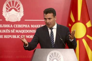 ISPLIVAO STRAVIČAN SNIMAK TUČE: Telohranitelj bivšeg premijera Severne Makedonije krvnički bije muškarca (VIDEO)