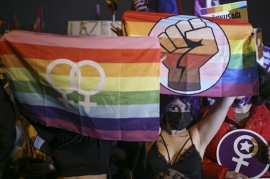 RUSI LOBIRAJU ZABRANU LGBT PROPAGANDE!