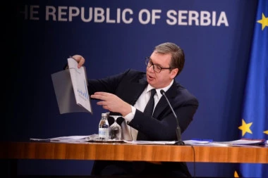 TEK ĆE DA RASTU PLATE I PENZIJE: Vučić objasnio od čega zavisi dobra ekonomska stabilnost