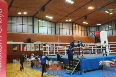 VELIKI DAN ZA SRBIJU: Evropska budućnost boksa u Kikindi (FOTO)