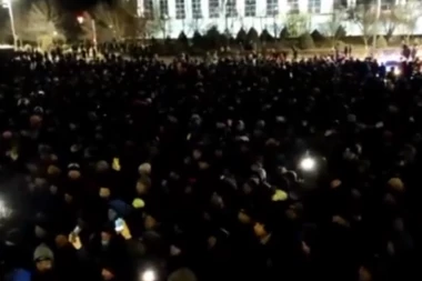 MASOVNI PROTESTI U KAZAHSTANU: Cena gasa podivljala preko noći, hiljade ljudi izašlo na ulice! (VIDEO)