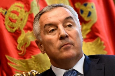 MILO ĐUKANOVIĆ U TEŠKOM DELIRIJUMU: Predsednik Crne Gore otrčao na albansku televiziju da pljuje  Aleksandra Vučića