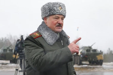 PO NALOGU ŠEFA DRŽAVE: Lukašenko podigao vojsku