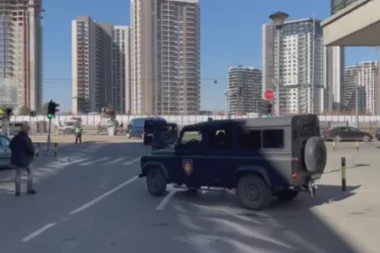 OVAKO SPROVODE KRIMINALCE: Zemunca straža i policija vozi u zatvor u pratnji žandarmerije (VIDEO)