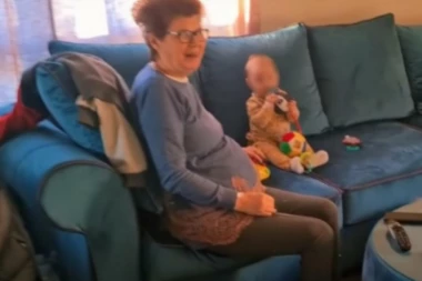 PRIZOR KIDA DUŠU! Ovo je poslednji snimak majke Marka Miljkovića, nije se odvajala od unuke Mije! (VIDEO)