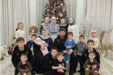 Otac 12-oro dece, od kojih je DVOJE USVOJIO, muž TRI ŽENE! Evo ko je Ramzan Kadirov, najveći PUTINOV prijatelj!