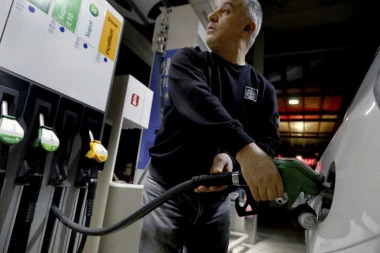OD SUTRA GORIVO JEFTINIJE: U 15 časova nove, niže cene dizela i benzina