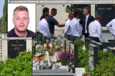 THESE ARE MATEJ'S FRIENDS FROM BELGRADE: They looked at the tombstone sad and still  - THEY WERE THE LAST TO SEE HIM, THEY WERE THE LAST ONES TO LEAVE THE FUNERAL (PHOTO)
