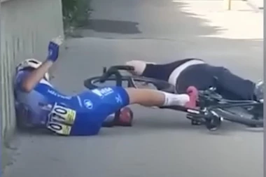 TRAGEDIJA U ITALIJI: BIciklista UDARIO direktora tima PORED STAZE i UBIO GA (VIDEO)