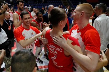 Kad zapeva Cirbes i zaigraju Holins i Vajt: Zvezdini stranci glavni učesnici slavlja! (VIDEO)