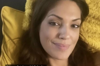 VRELI kadrovi i GRUDI U PRVOM PLANU: Nina Radulović novim fotografijama RASPALILA MAŠTU, svi pričaju o njenom DEKOLTEU! (FOTO)
