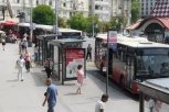 NEVEROVATNA SCENA NA ZELENJAKU: Ajd uđi u autobus, majčin sine - putnici rešavali rebus, koja je ovo linija? (VIDEO)
